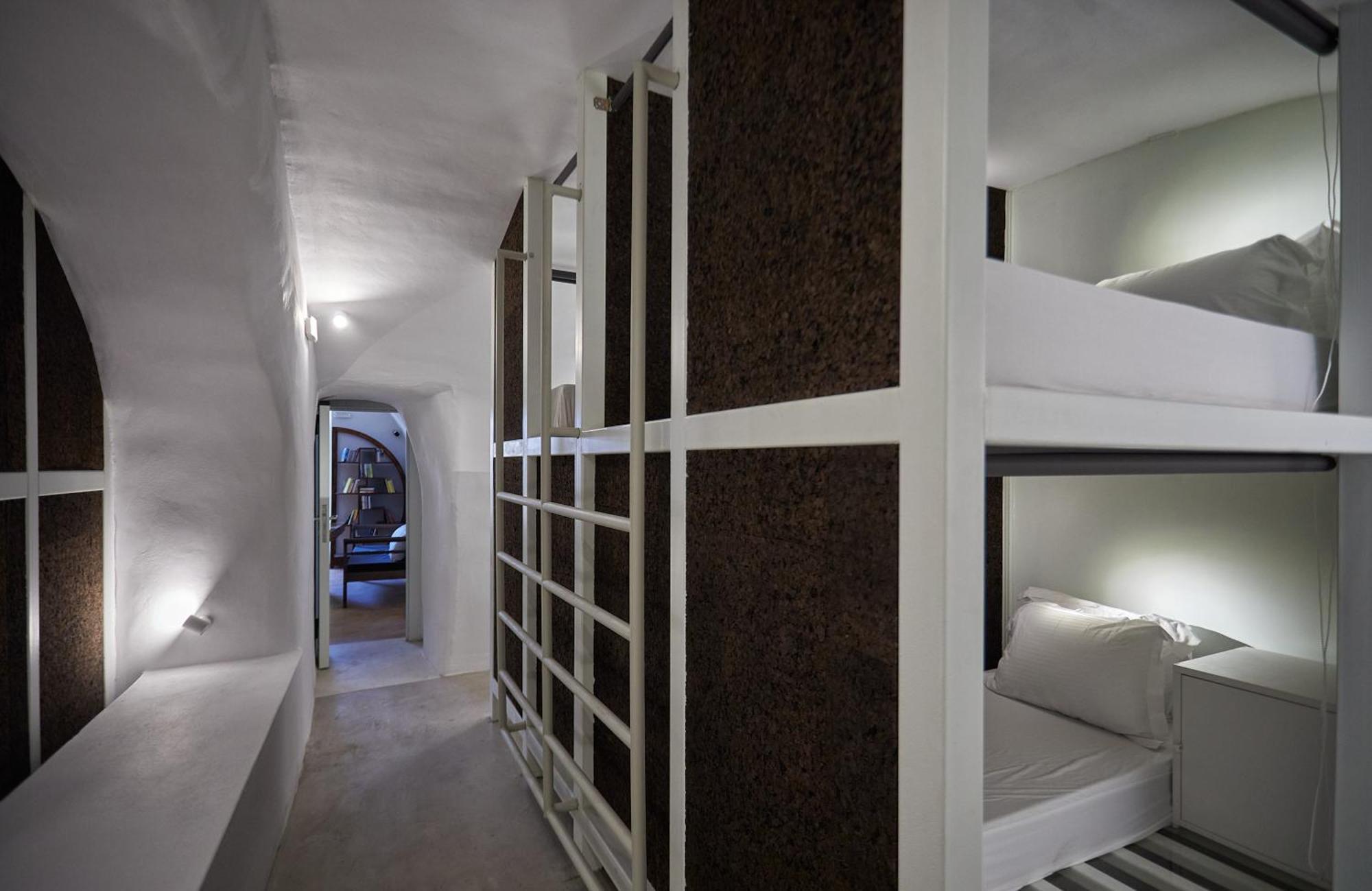 Hostel 16 Oia Екстер'єр фото